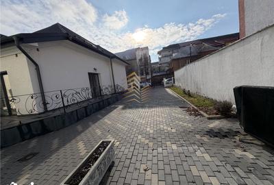 Casă cu 4 camere cu Teren 500 Mp în Independenței