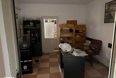 Casă cu 7 camere cu Teren 100 Mp în Eroii Revoluției - 13