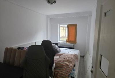 Apartament cu 3 camere decomandat în Mioriței - 11