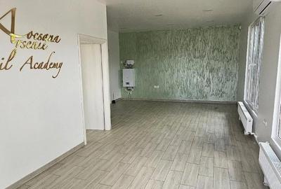 Spațiu comercial, de 56 mp, în Central - 5