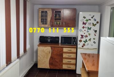 Apartament 2 camere Progresu, parter cu balcon mare. - 1