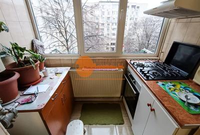 Apartament cu 3 camere decomandat în Crângași - 12