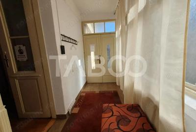 Casă cu 6 camere cu Canalizare în Central - 15