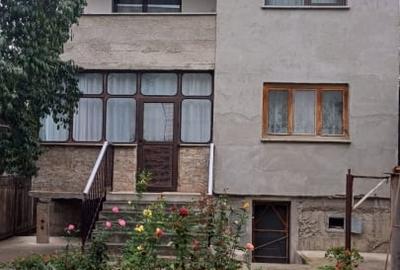 Casă individuală cu 8 camere cu Teren 300 Mp în Granit - 1