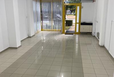 Spațiu comercial, de 35 mp, în Central - 3