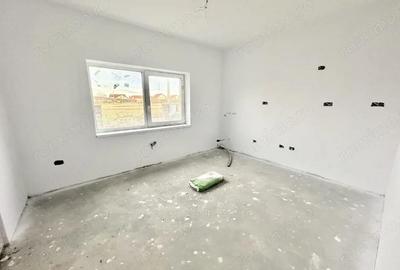 Casă cu 3 camere cu Teren 309 Mp în Moșnița Nouă