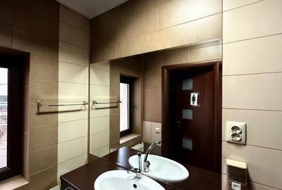 Casă cu 5 camere cu Teren 155 Mp în Central - 3