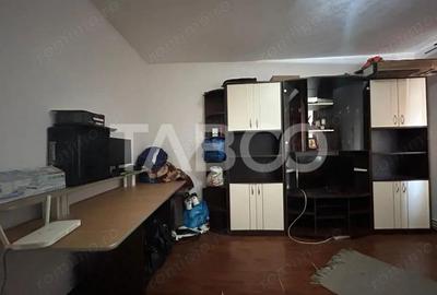 Garsoniera cu balcon si pivnita etaj 1 Zona Strand de vanzare - 6