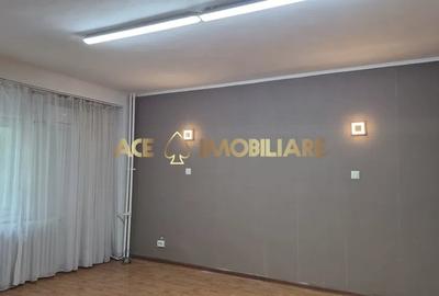 Apartament cu 3 camere decomandat în Decebal - 2