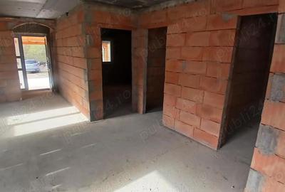 Casă cu 3 camere cu Teren 5581 Mp în Zorile - 7