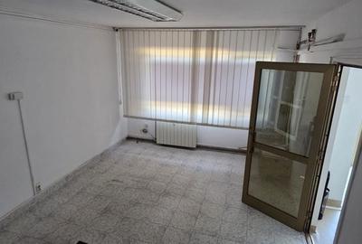 Spațiu comercial, de 51 mp, în Central - 7