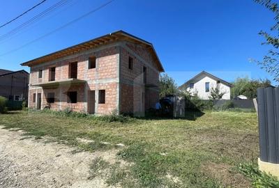 Apartament de vanzare, cu 3 camere, zona Lunca Cetatuii - 2