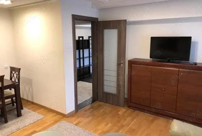 Apartament cu 3 camere decomandat, mobilat în Decebal