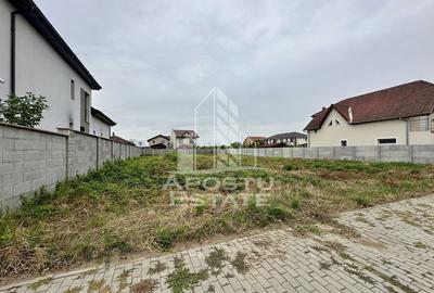Teren de 930 mp, în Lunei - 3