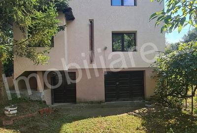 Casă cu 4 camere cu Teren 3715 Mp în Bănicești - 2