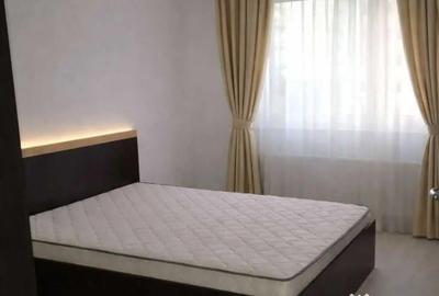 Apartament cu 2 camere semidecomandat în Tractorul - 4