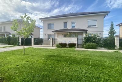 Proprietar, inchiriez vila moderna in complexul rezidential Corbeanca Park