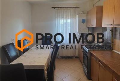 Apartament cu 3 camere decomandat, mobilat în Micro 3 - 5