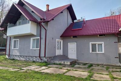 Casă cu 4 camere în Central - 3