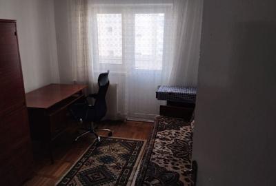 Apartament cu 3 camere decomandat în Micro 3 - 1