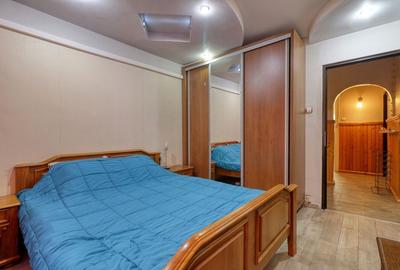 Piata Progresul- Apartament 4 camere + boxa si parcare - Comision 0% - 14