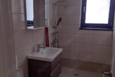 Garsonieră decomandată în Baza 3 - 4