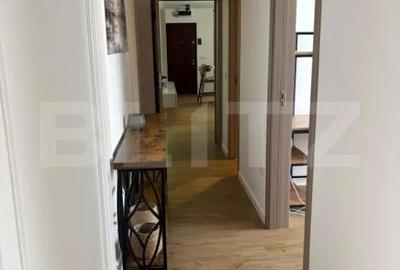 Apartament cu 4 camere semidecomandat în Universității - 12