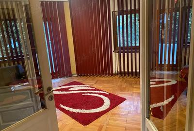 Inchiriez apt minim 6 luni , loc parcare ,cablu si internet,balcon mare - 1