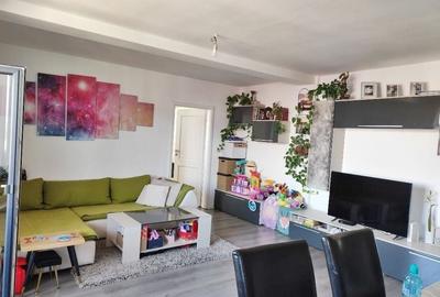 Apartament cu 2 camere semidecomandat, mobilat în Borhanci
