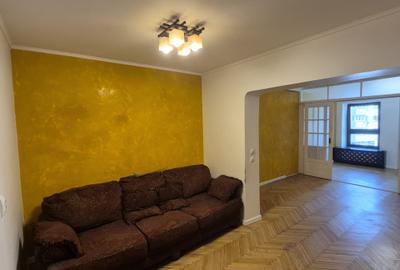 Apartament cu 3 camere decomandat în 1 Mai - 2