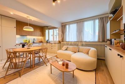 Apartament cu 2 camere semidecomandat în P-ța Mihai Viteazul