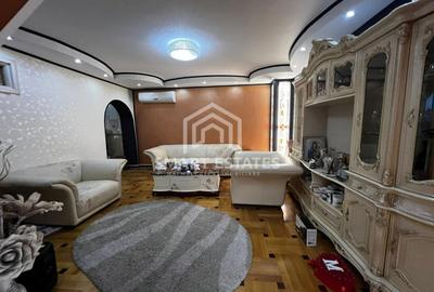 Vanzare Vila cu 5 Camere - Comision 0% - Aparatorii Patriei - 2