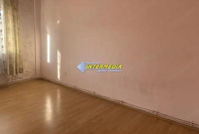 Garsonieră decomandată în Cetate - 9