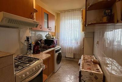 Apartament cu 2 camere decomandat în Săsar