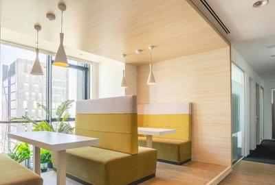 Acces nelimitat la spa?ii de co-working in Regus Sun Business Centre - 1