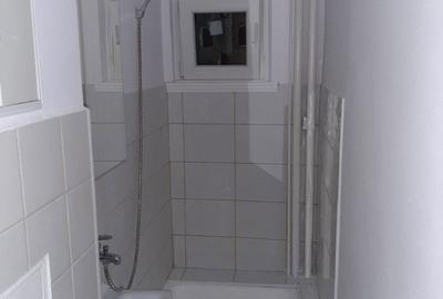 Apartament cu 2 camere decomandat în Spitalul Județean