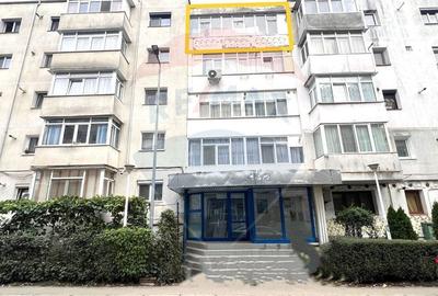 Apartament cu 3 camere decomandate de vanzare in zona Republicii - 1