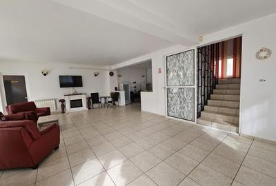 Casă cu 7 camere cu Canalizare în Est - 7