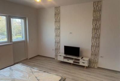 Apartament cu 3 camere decomandat în Șimnicu de Sus - 2