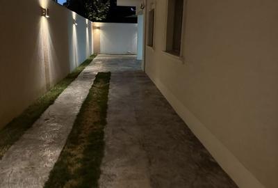 Apartament cu 2 camere decomandat în Constructorilor - 8