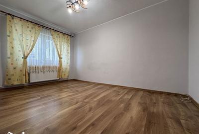 Apartament cu 4 camere decomandat în Micro 5 - 7
