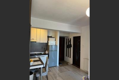 Garsonieră de 32 mp + balcon, etaj intermediar - 3