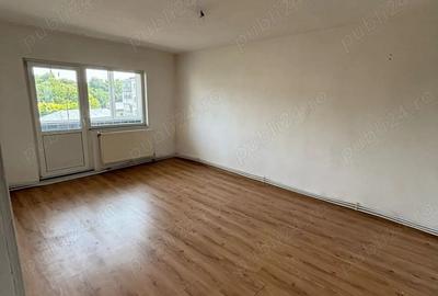 De vanzare 4 camere, 2 bai, 2 balcoane, zona Favorit - 2
