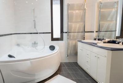 Casă cu 4 camere cu Teren 2456 Mp în Livezeni - 9