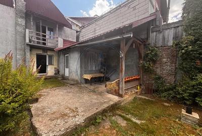 Casa parter + etaj, pozitie deosebita zona Centrala - 2