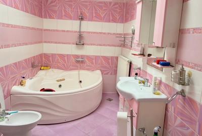 Apartament cu 4 camere decomandat în Mircea cel Bătrân - 3