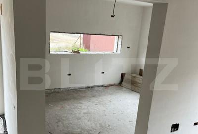 Casă cu 5 camere cu Teren 310 Mp în Central - 1