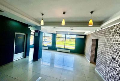 Spațiu comercial, de 90 mp, în Central - 8