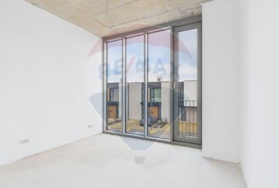 Casă cu 4 camere cu Piscina în Tunari - 11