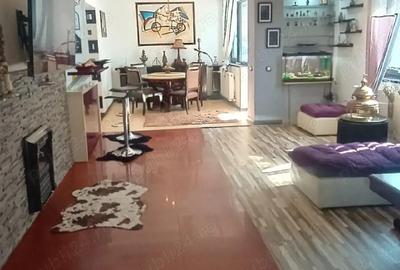 Casă cu 4 camere cu Canalizare în Central - 10